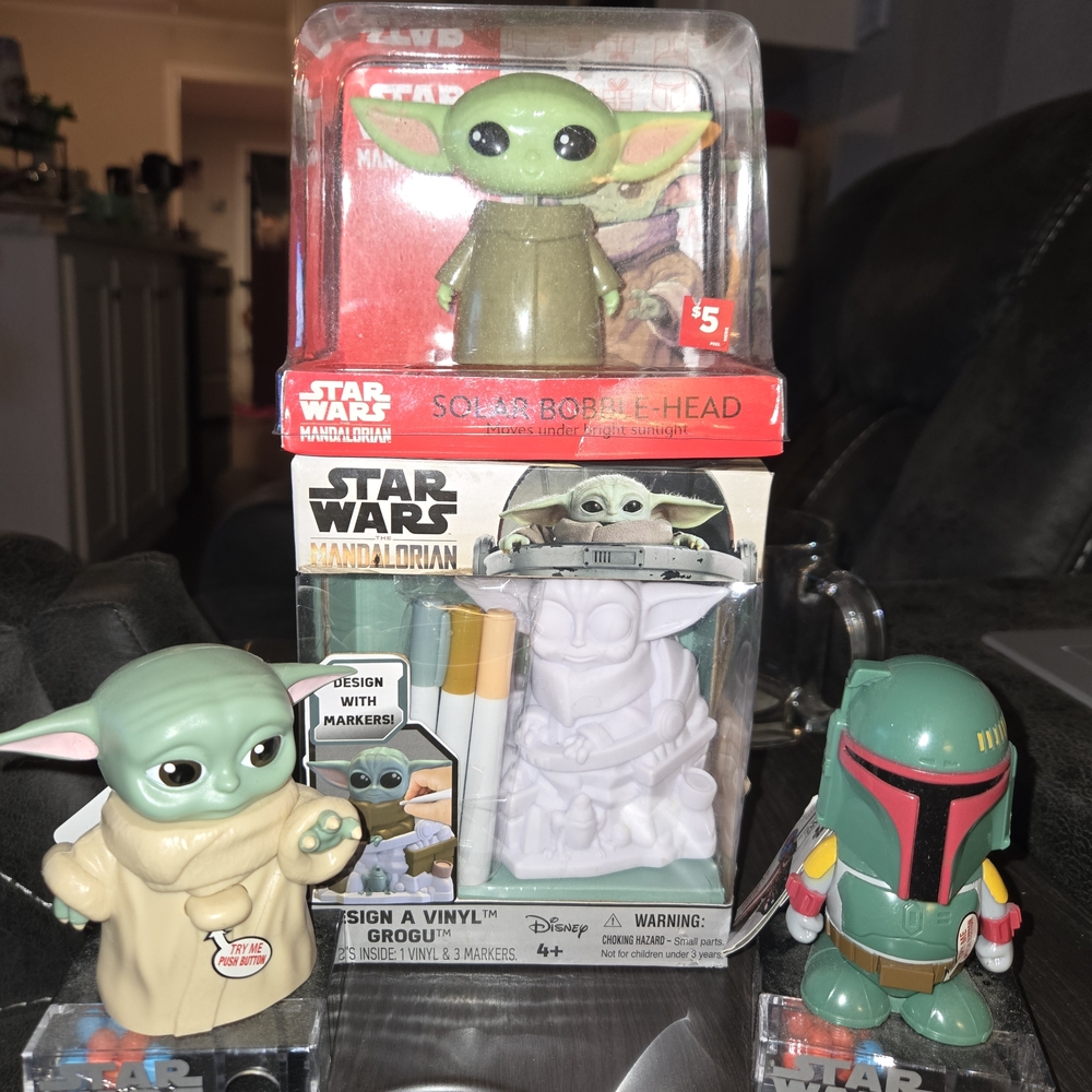 Star Wars The Child (Grogu) Solar Bobble-Head & Vinyl Figure Set - Green